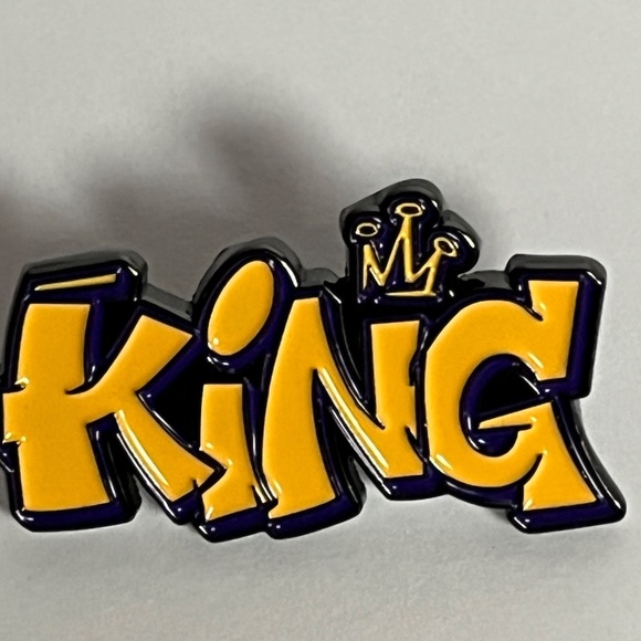 King Lebron James Hat Pin Pins Hats New Era Caps Bags Lakers - Picture 2 of 7